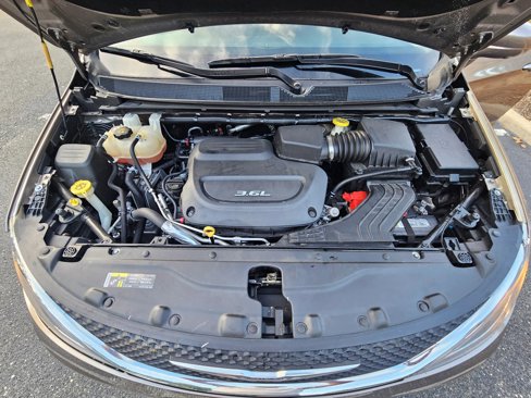 Used 2016 Nissan Quest SV image 24
