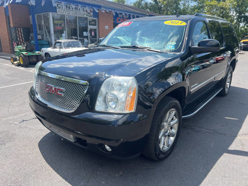 Used 2013 GMC Yukon XL Denali image 1