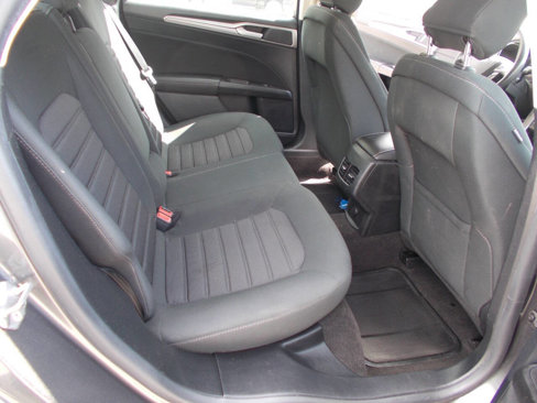 Used 2020 Ford Fusion SE image 8