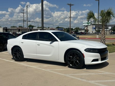 Used 2023 Dodge Charger SXT w/ Blacktop Package image 4