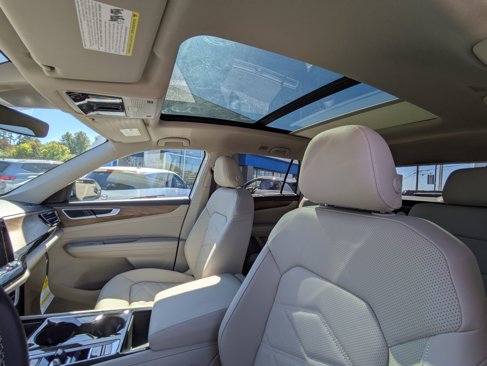 New 2025 Volkswagen Atlas SE image 23