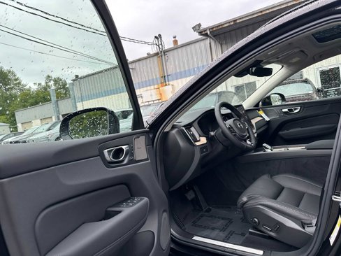 New 2026 Volvo XC60 B5 Ultra w/ Protection Package Premier image 18
