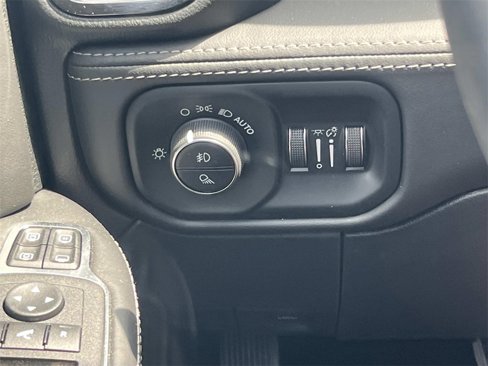 Used 2024 RAM 2500 Limited image 29