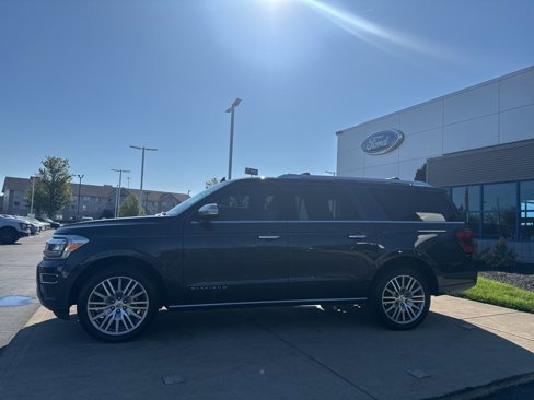 Used 2022 Ford Expedition Max Platinum image 2