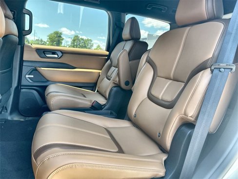 New 2025 Nissan Armada SL w/ Captain's Chari Seat Package image 22