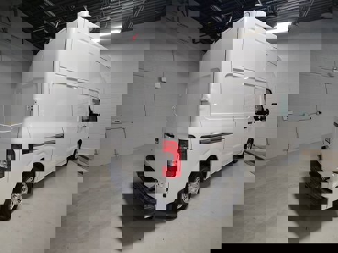Used 2021 Nissan NV 2500 SV image 5