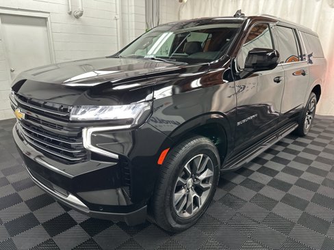 Used 2024 Chevrolet Suburban LT image 4