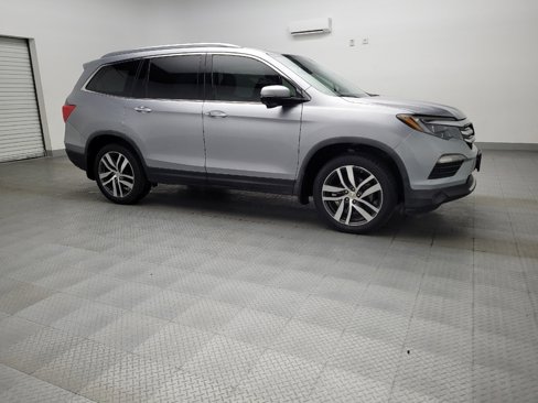Used 2017 Honda Pilot Touring image 11