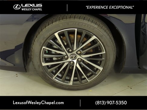 Used 2024 Lexus ES 350 w/ Premium Package image 30