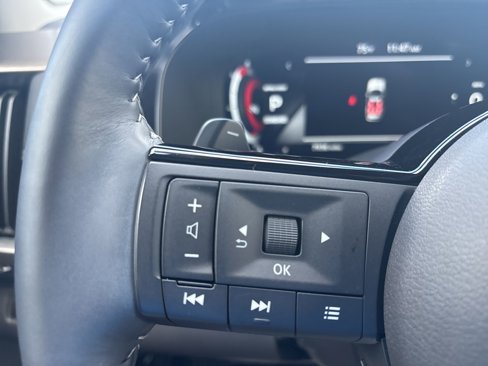 Used 2025 Nissan Pathfinder Platinum image 35