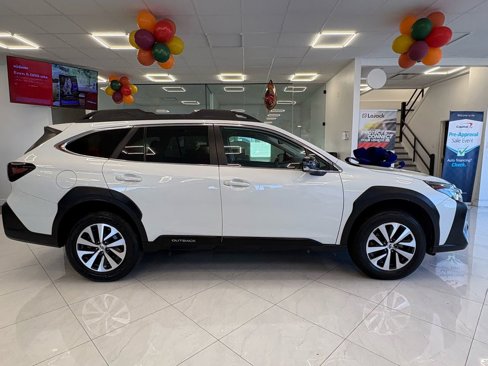 Used 2024 Subaru Outback Premium image 5