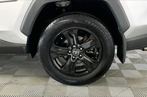 Used 2019 Toyota RAV4 XLE image 8