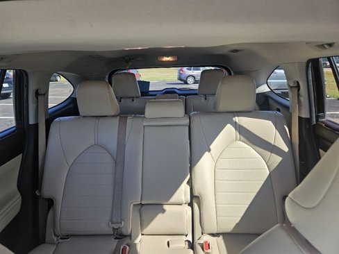 Used 2021 Toyota Highlander XLE image 22