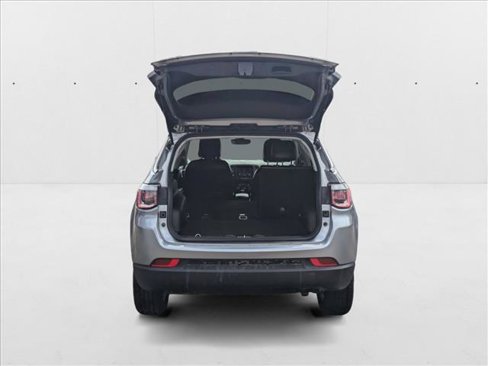 Used 2018 Jeep Compass Latitude image 7