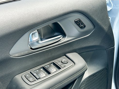 New 2026 Chrysler Pacifica Select image 9
