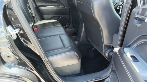 Used 2016 Jeep Compass High Altitude image 12