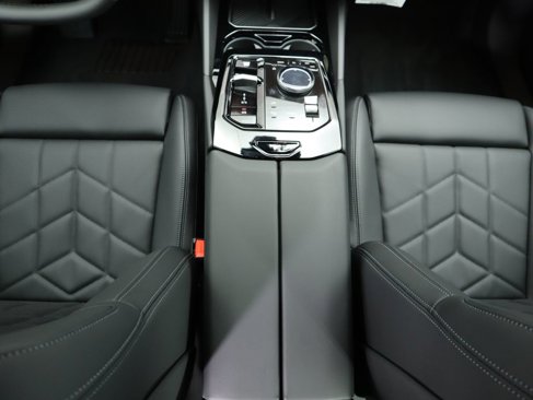 Used 2025 BMW 530i w/ Premium Package image 14