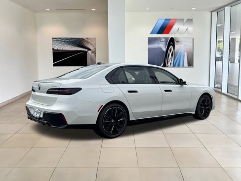 New 2026 BMW 750e xDrive image 6