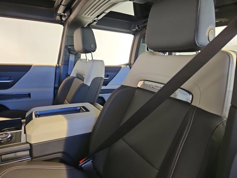New 2026 GMC Hummer EV 4x4 Crew Cab image 11