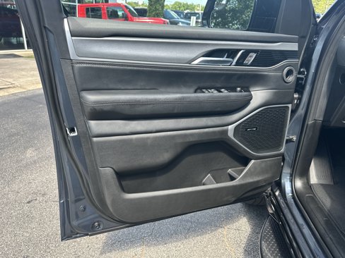 New 2025 Jeep Wagoneer L Series II image 12