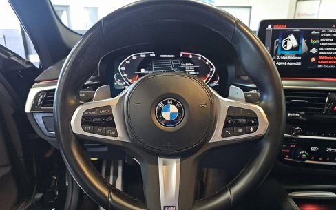 Used 2023 BMW M550i xDrive w/ Executive Package image 4