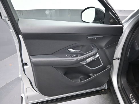 Certified 2020 Jaguar E-PACE R-Dynamic SE image 20
