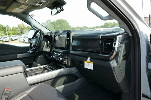 New 2026 Ford F250 Lariat w/ Black Appearance Package image 10