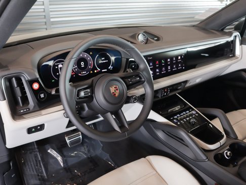 New 2025 Porsche Cayenne S image 4