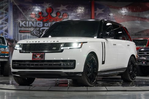 Used 2023 Land Rover Range Rover Long Wheelbase SE image 1