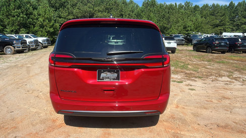 New 2026 Chrysler Pacifica Select image 9