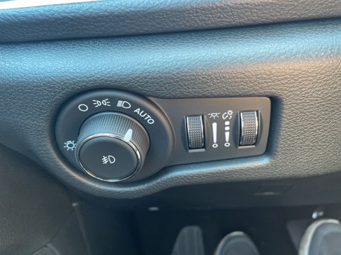 New 2026 Chrysler Pacifica Select image 17