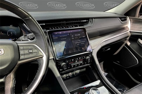 Used 2022 Jeep Grand Cherokee L Limited w/ Luxury Tech Group II image 30