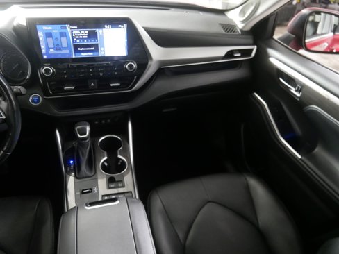 Used 2020 Toyota Highlander Limited image 11