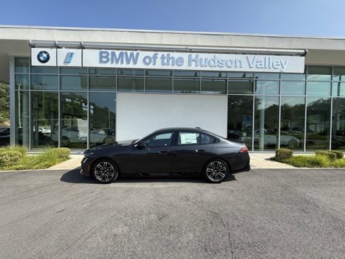 New 2026 BMW 530i xDrive w/ M Sport Package image 1