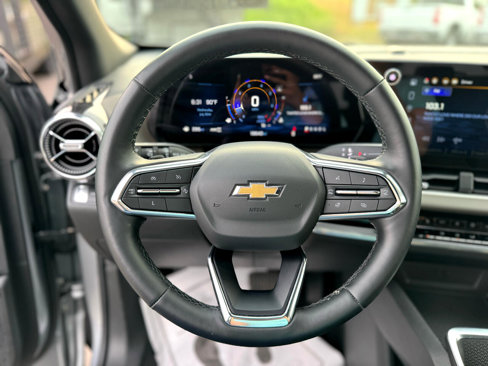 Used 2025 Chevrolet Equinox LT w/ Convenience Package II image 14