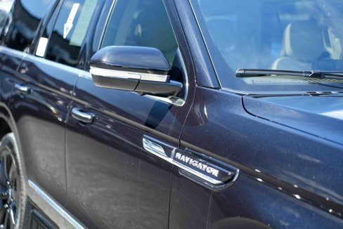 Used 2023 Lincoln Navigator Reserve w/ Equipment Group 201A image 9