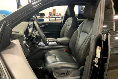 Certified 2025 Audi Q8 Premium image 25
