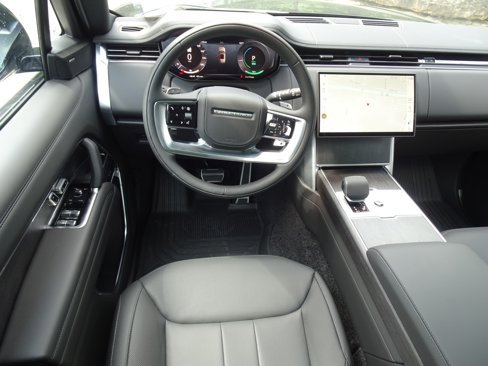 New 2025 Land Rover Range Rover SE image 22
