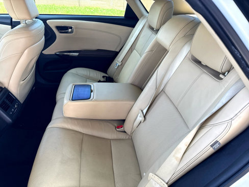 Used 2018 Toyota Avalon Limited w/ Carpet Mat Package image 30