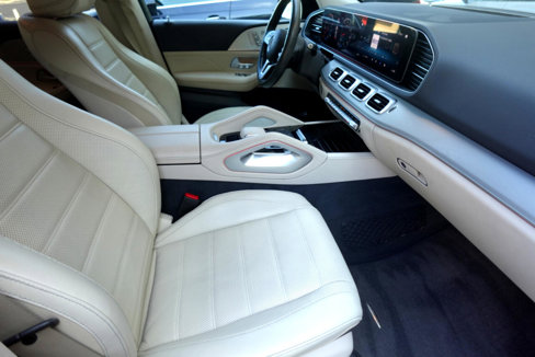 Used 2020 Mercedes-Benz GLE 350 4MATIC w/ AMG Line Exterior image 9