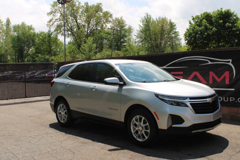 Used 2022 Chevrolet Equinox LT w/ Driver Convenience Package image 4