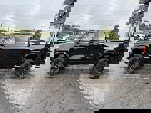 New 2026 GMC Canyon Elevation w/ Convenience Package image 6