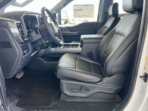 New 2025 Ford F350 Lariat w/ FX4 Off-Road Package image 9