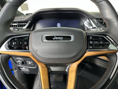 Used 2024 Jeep Grand Cherokee Summit image 4