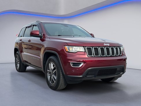 Used 2019 Jeep Grand Cherokee Laredo w/ Laredo X Package image 4