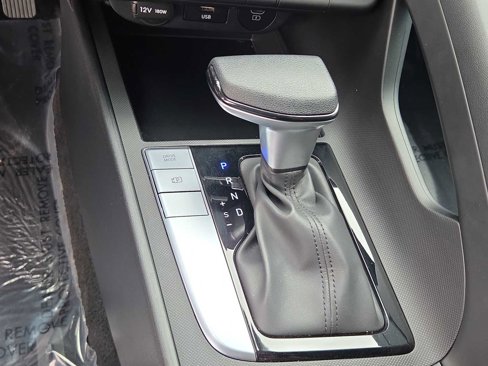 Certified 2025 Hyundai Elantra SE image 31