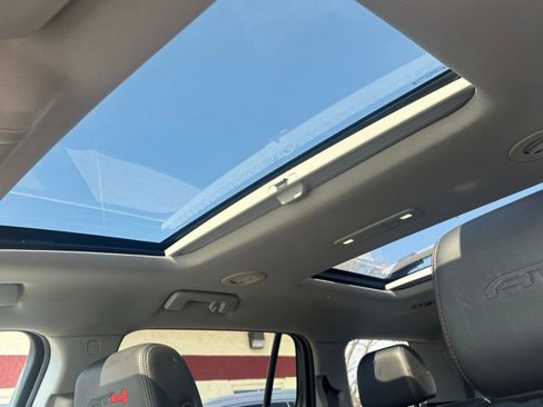 Used 2021 GMC Acadia AT4 image 16