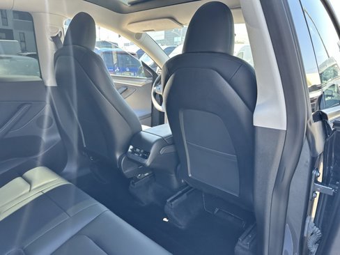 Used 2023 Tesla Model Y Long Range image 21