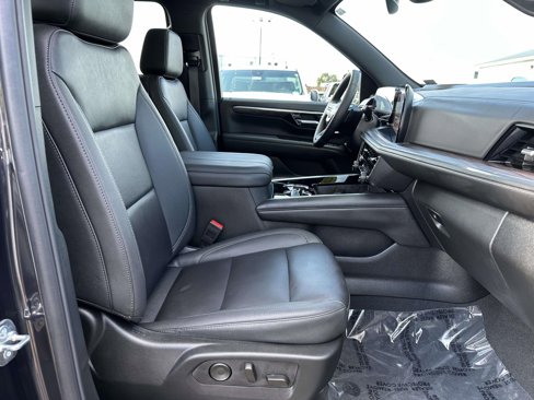 Certified 2025 Chevrolet Suburban Z71 w/ Comfort Package image 25