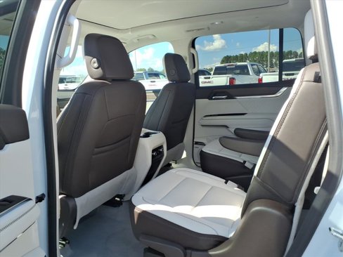 New 2026 GMC Acadia Denali w/ Super Cruise Package image 24
